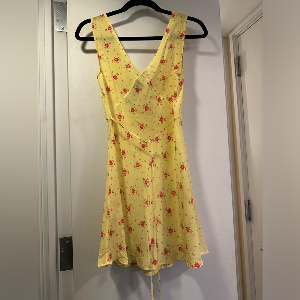 Yellow/red floral Realization Par silk dress. Size XS. Full-priced online. - Picture 2 of 4